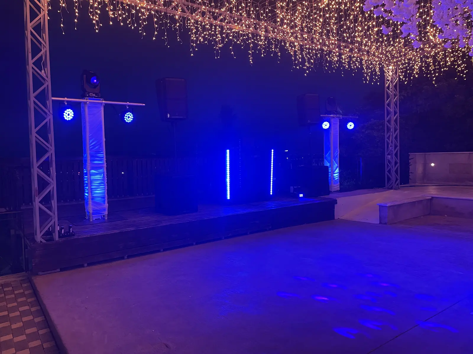 Kiato · Stage in Blue